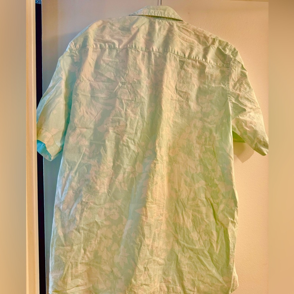 Poshmark Listing: George XL Short-Sleeve Button-Up Shirts $5 each - Picture 3 of 4